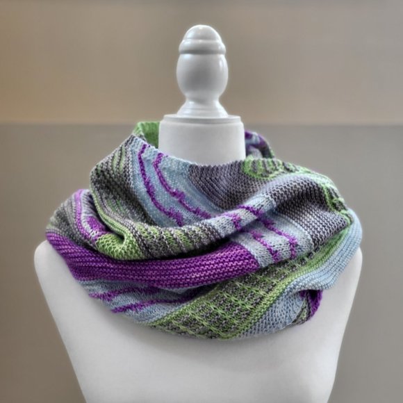 Springtime Wrap - Picture 2 of 9